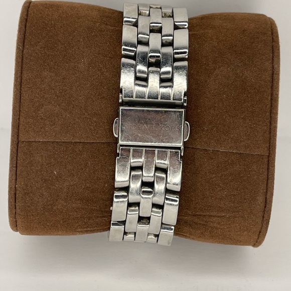 Michael Kors silver watch pearl face - Picture 2 of 3